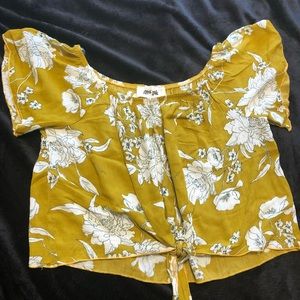 Hippie Love gold floral crop top.  Button and tie front Size Large.